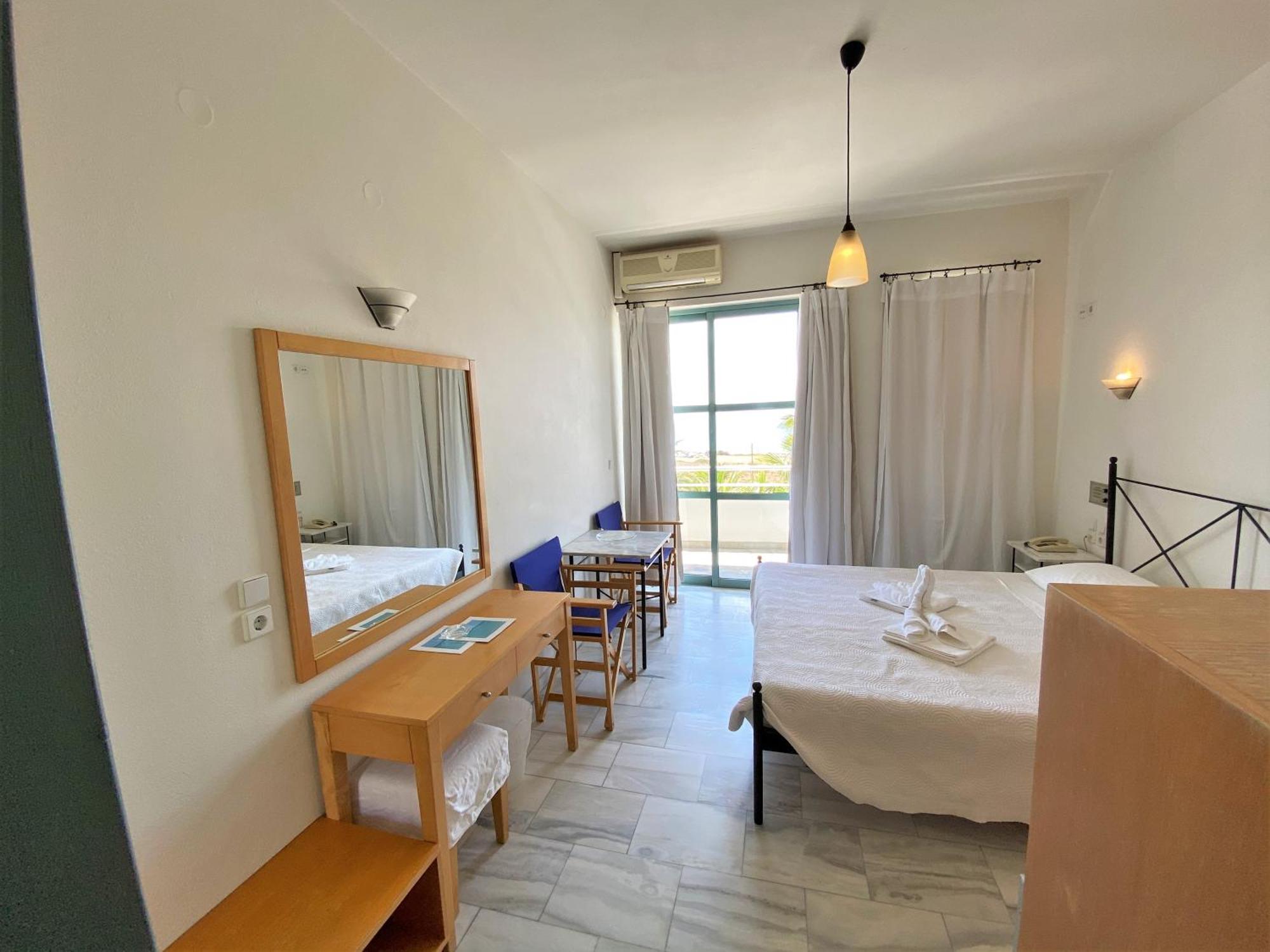 Hotel Plakures Falasarna Extérieur photo