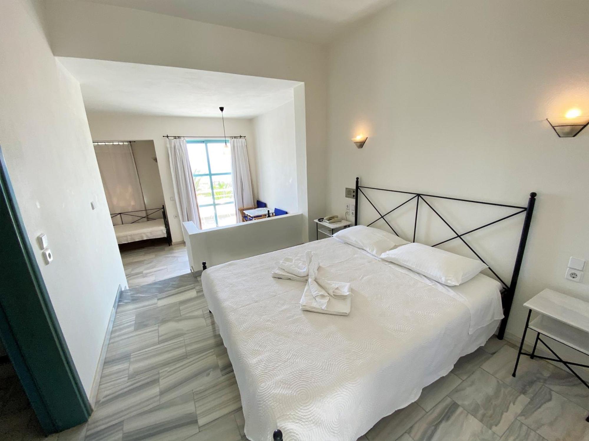 Hotel Plakures Falasarna Extérieur photo